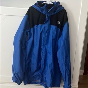 The North Face Boy’s Blue and Black Rain Jacket- Size xl (18-20)